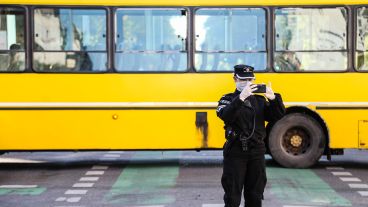 Controles en el primer día de obligatoriedad de llevar tapabocas en la vía pública.