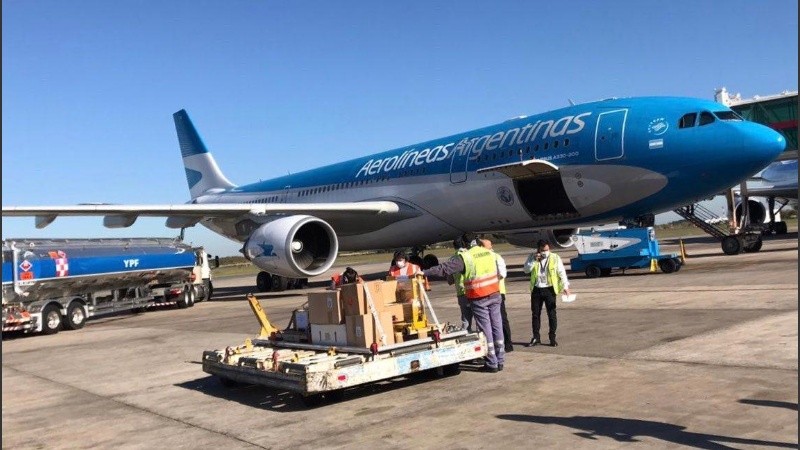 Regresó el primer avión con insumos desde China y ya está en marcha el segundo. 