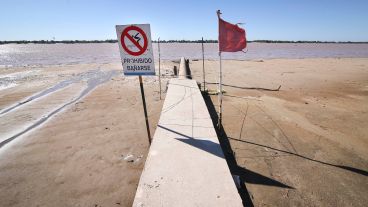 La altura del río este sábado en Rosario llegó a los 0,87 metros. En la Rambla Catalunya la bajante es notoria.