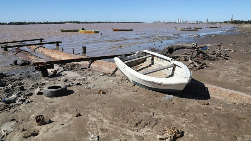 La altura del río este sábado en Rosario llegó a los 0,87 metros. En la Rambla Catalunya la bajante es notoria.