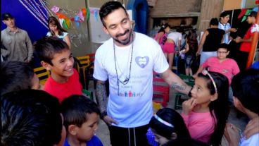 Lavezzi en acciones solidarias de años anteriores en la región.