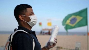 La crisis sanitaria desatada por la pandemia en Brasil exacerbó la tensión entre Bolsonaro, los otros poderes del Estado y la oposición.
