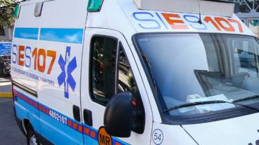La mujer fue trasladada por el Sies a un centro médico.