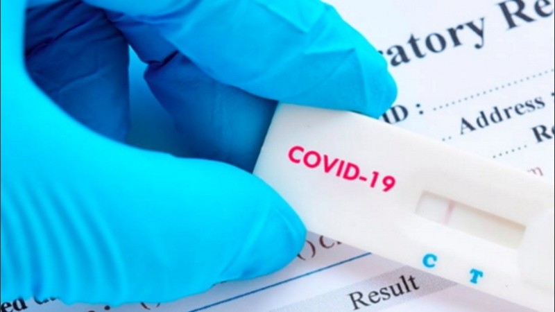 En Argentina 2.398 personas cursan infección de coronavirus.