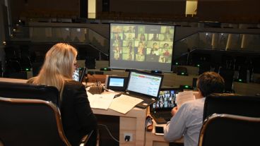 El cuerpo legislativo local ya tuvo su primera sesión virtual el mes pasado.