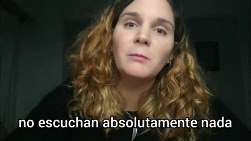 El video que se viralizó expone las dificultades de las personas sordas o hipoacúsicas de entender si el otro usa barbijo. 