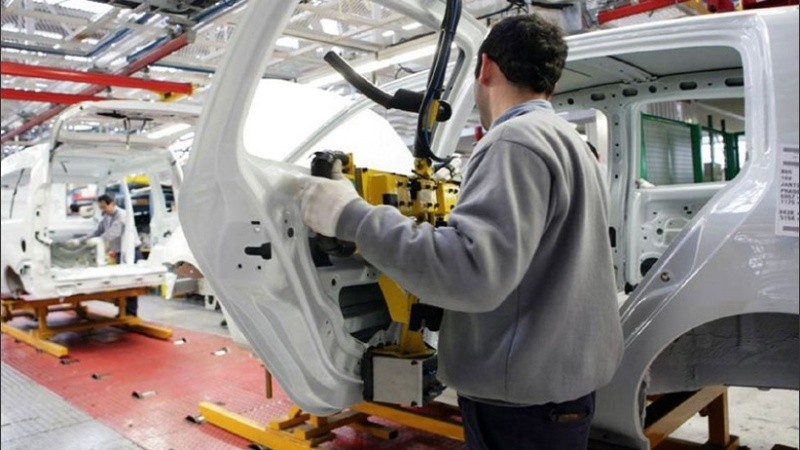 El acuerdo entre la UIA y la CGT fue justificado por dirigentes de la central obrera y criticado por las dos CTA, la Autónoma que dirige Ricardo Peidró y la de los Trabajadores, que encabeza Hugo Yasky.