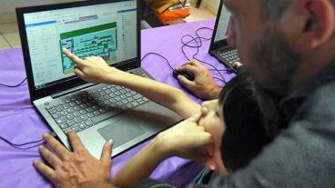 Los mismos se pueden realizar desde casa y sin necesidad de conectarse a una plataforma.