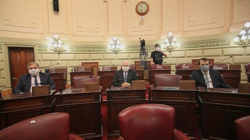 Diputados socialista criticaron el discurso del gobernador Perotti en la Legislatura. 