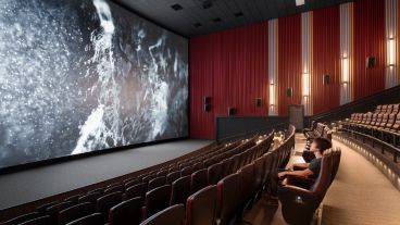 La empresa EVO Entertainer planea abrir dos cines este lunes en el estado de Texas utilizando el "check-in estilo aeropuerto de seguridad", según se adelantó.