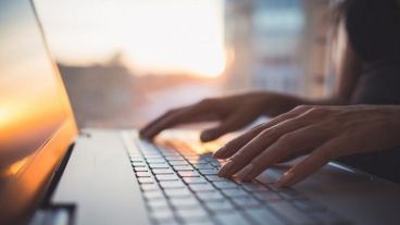 Mucha demanda para los docentes en estos días de cuarentena.