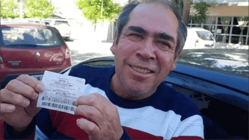 Martí con la boleta ganadora 