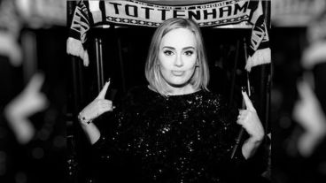 “2020, adiós, gracias, x”, escribió Adele en la publicación de Instagram.