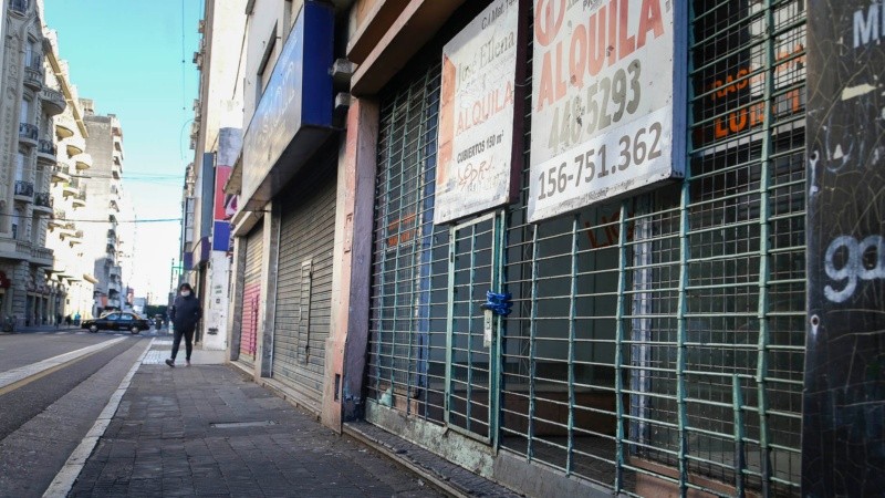 Por la situación económica, muchos locales cerraron en Rosario.