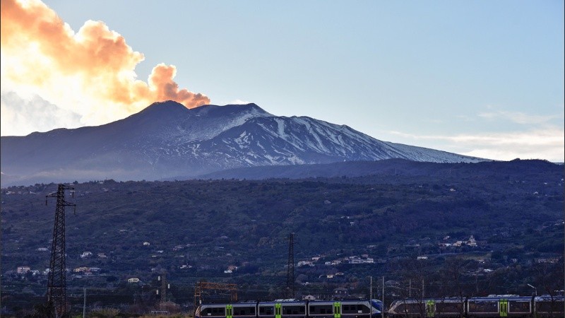 El volcán activo más grande de Europa, hizo erupción el pasado 19 de abril.