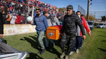 La despedida al Trinche Carlovich este sábado en el Gabino Sosa.