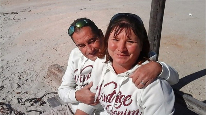 Tony Hilliar, de 54 años, y Alida Fouche, de 42, decidieron fabricar su propia cerveza.