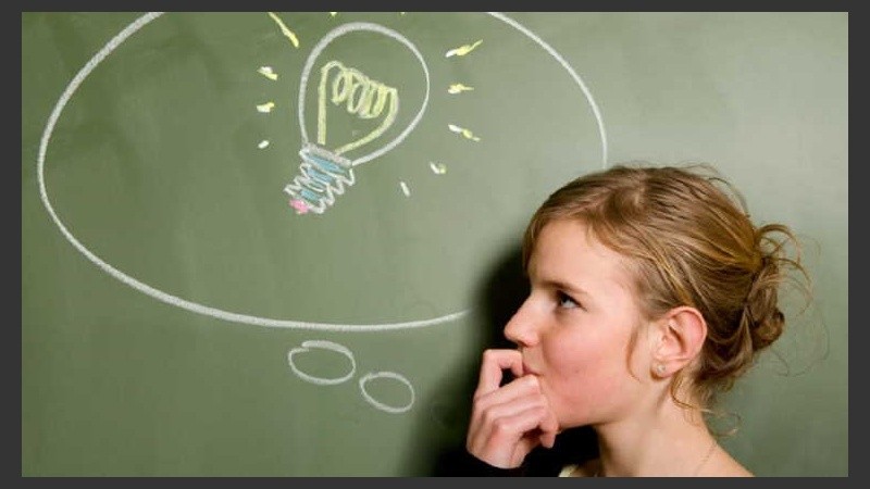 El primer invitado, Ernesto Samper Pizano, es abogado, economista y político. 