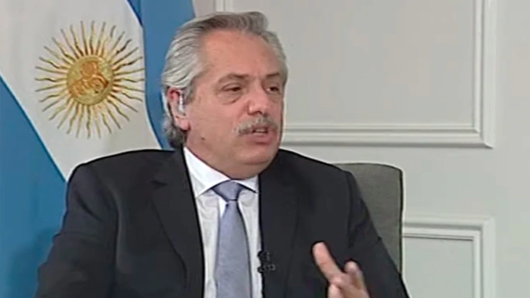 El presidente Alberto Fernández durante la entrevista con C5N.