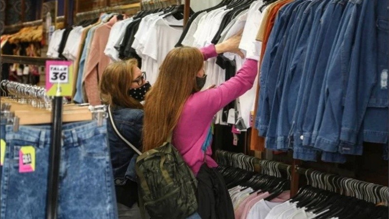 El relevamiento incluye tanto la modalidad online como locales físicos. 