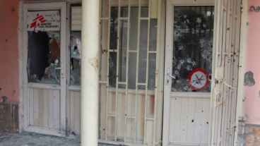 La fachada del edificio luego de la balacera.