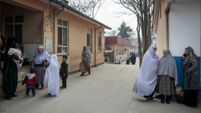 Así era en un día normal la maternidad atacada en Kabul.