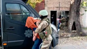 Distintas viviendas fueron allanadas este viernes a la mañana.