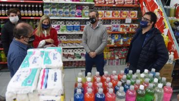 El intendente Javkin estuvo con almaceneros y autoservicistas.