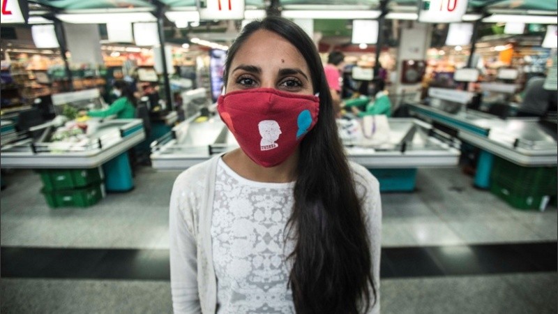 Tpabocas y proyecciones en supermercados.