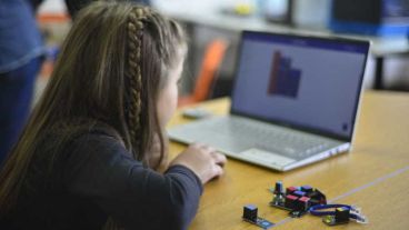 La utilización no tiene costo para escuelas de los niveles primario y secundario de todo el país.