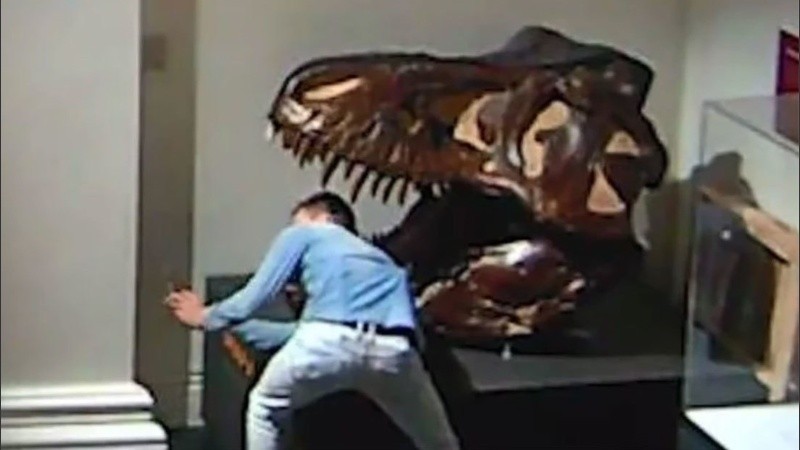 El hombre se entregó a la policía y quedó detenido.