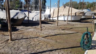 El impacto de la bajante histórica en la guardería del Yacht Club.