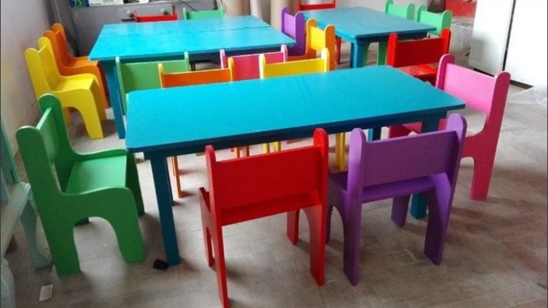 Niños en casa y jardines vacíos en esta cuarentena. 