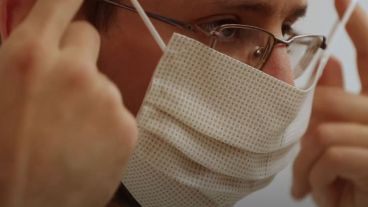 El tejido interrumpiría  las fuerzas electrostáticas que necesita el virus.