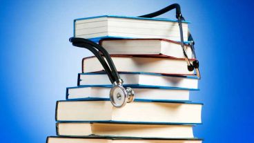 Quiroga conversará online esta tarde con Bartolacci, el rector de la UNR.