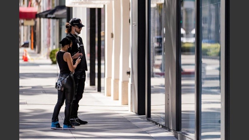 Las medidas para combatir la covid-19, produjeron cierres de negocios.