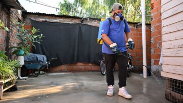 En la ciudad se reforzó la fumigación contra el mosquito transmisor.