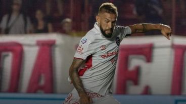 Torren debutó en Newell's y es actual defensor de Argentinos.