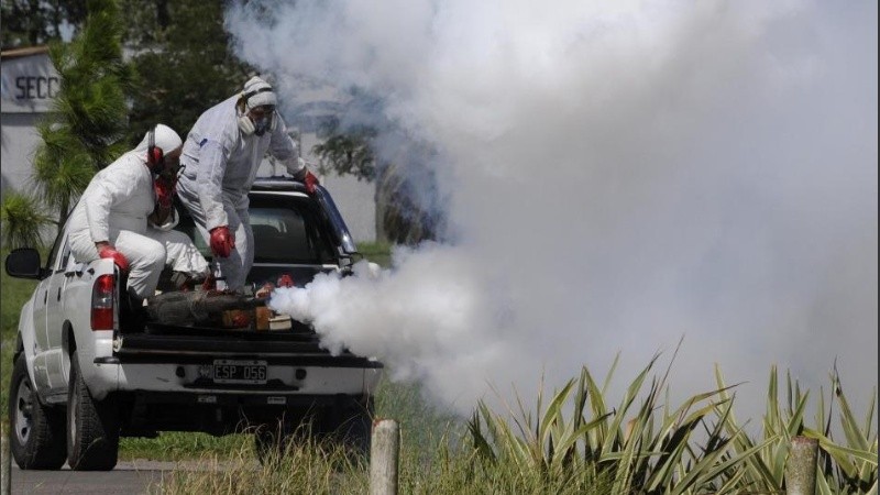 Las fumigaciones continúan en Rosario. 