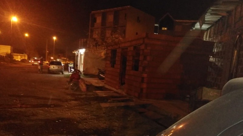 Cocheras y habitaciones avanzan en el Fonavi de Rouillón y Seguí.