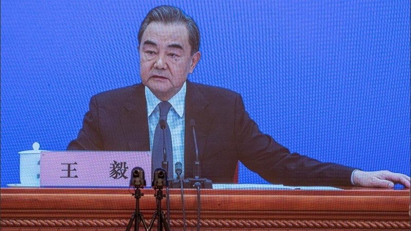 Wang Yi durante la conferencia de prensa virtual.
