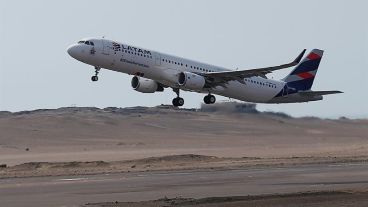 Latam aseguró que seguirá pagando salarios.