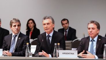 Macri y su equipo económico, bajo la lupa.