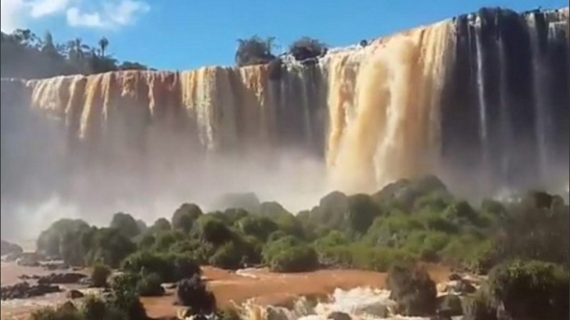 Así lucen nuevamente las Cataratas del Iguazú.
