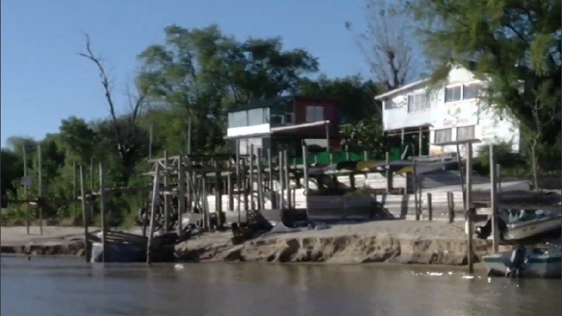 Las islas también sufren consecuencias por la bajante.