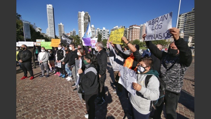 Nutrida manifestación esta mañana por la reapertura de gimnasios.