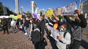 Nutrida manifestación esta mañana por la reapertura de gimnasios.