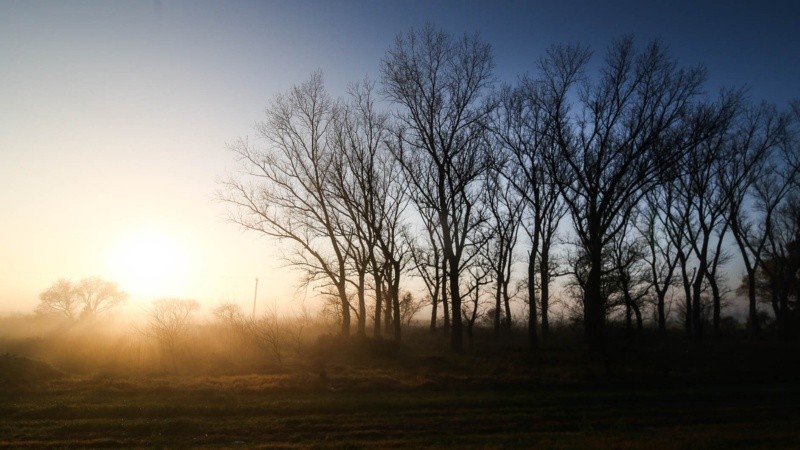 El sol vuelve a aparecer este lunes en el cielo despejado.