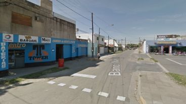 Banco Nación al 600 bis, la cuadra donde fue asaltado el joven.