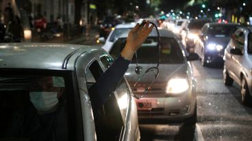 La manifestación partió desde Pellegrini y España hasta el Monumento.